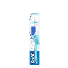 Мануальна зубна щітка Oral-B 1-2-3 Indicator Medium ЄС