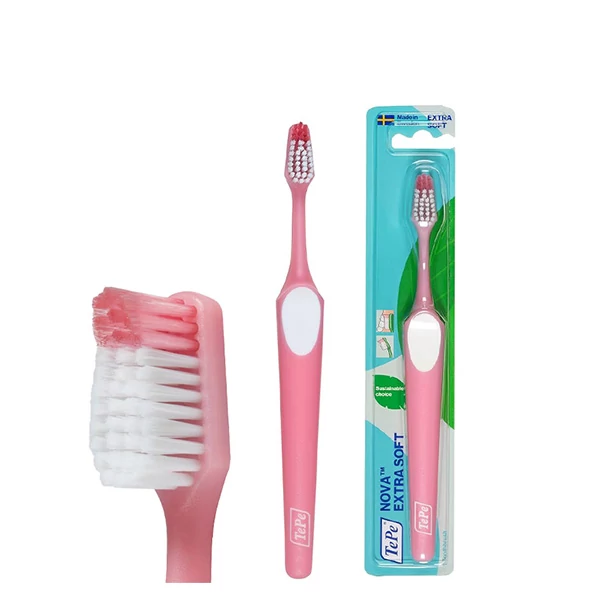 Мануальна зубна щітка TePe Nova Extra Soft зі спеціальною ручкою ЄС